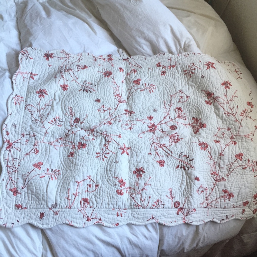 Beautiful cotton quilted standard pillow sham NWOT